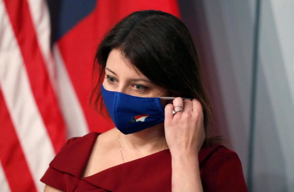 How Do You Convince Someone to Wear a Mask? Be Nice About It, Experts Say.