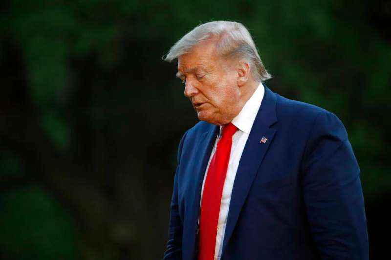 Trump-Fled-Bunker