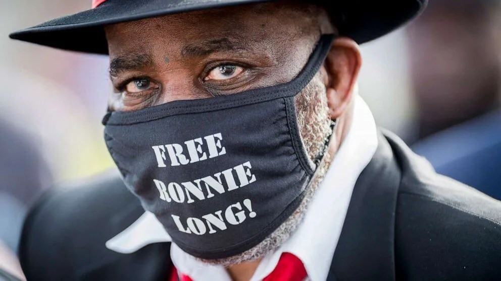 Fresh Shrimp and Creamsicles: Ronnie Long Meets the World Again