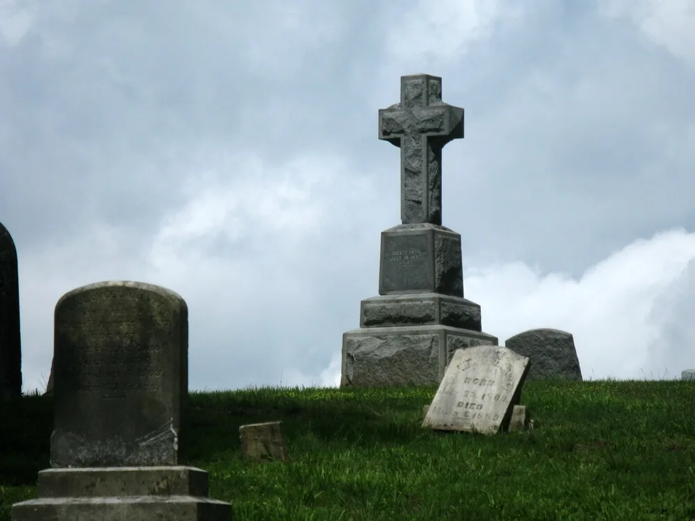 Morbid Curiosity: North Carolina’s Most Fascinating Graveyards￼