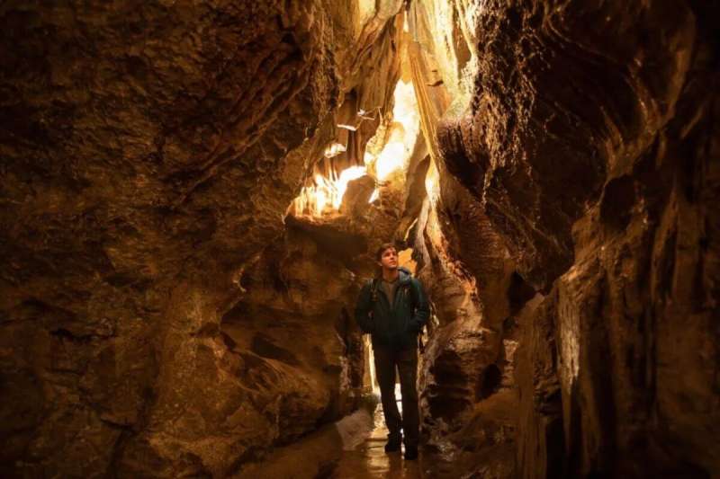 Linville Caverns