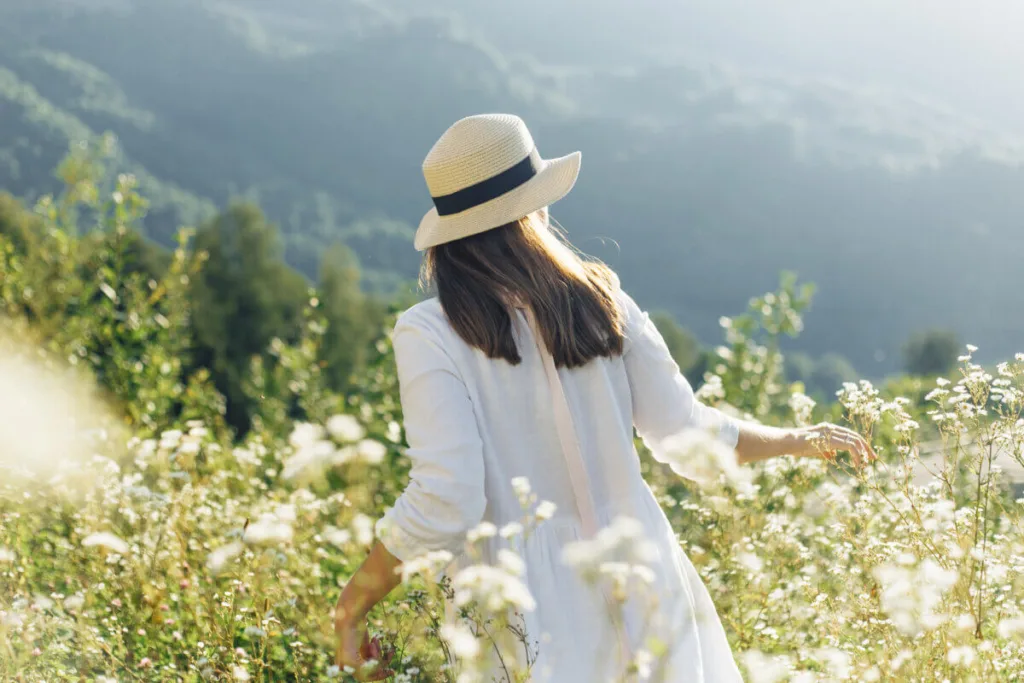 Leah Sherrell - Cardinal & Pine