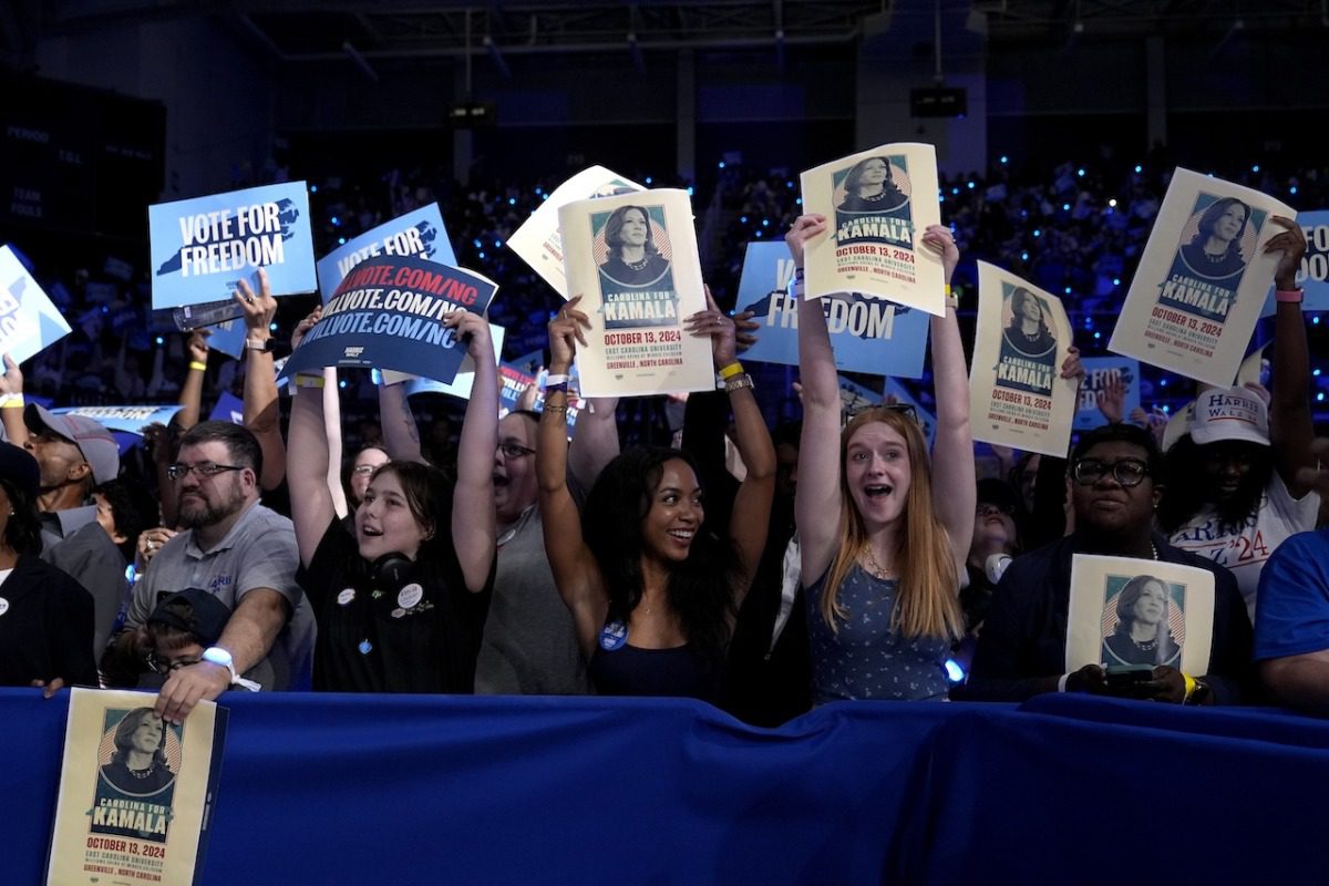 In Greenville, Harris vows to work for all Americans and warns of a ‘Trump with no guardrails’ 