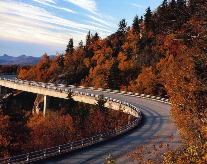 the linn cove viaduct is a great place for leaf peeping in nc