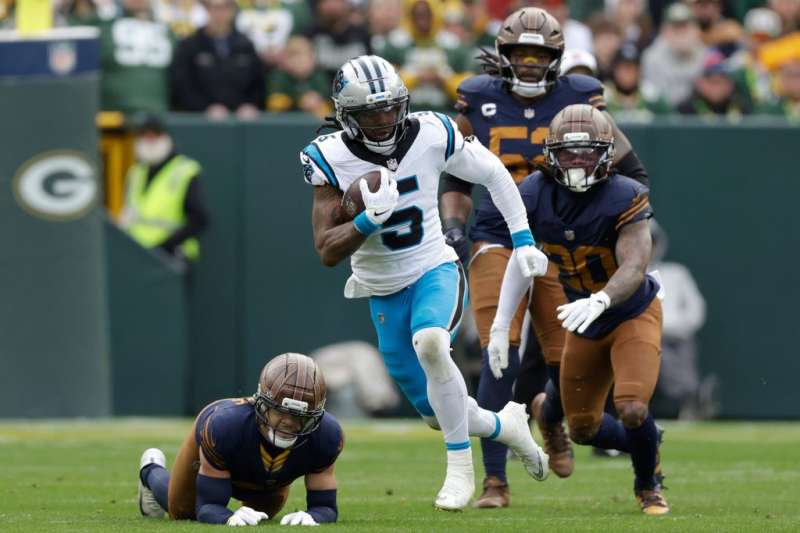 Rico Dowdle uses '2 pumps' fine for a good cause