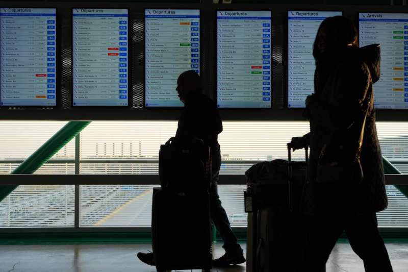 Charlotte airport facing delays, cancellations during shutdown