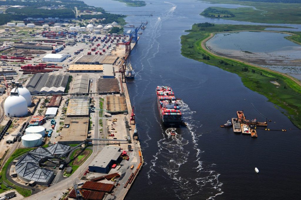 Army Corps of Engineers wants to dredge the Cape Fear River. Environmentalists tally the costs.