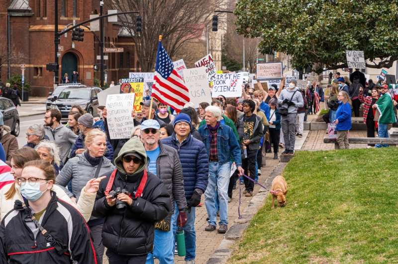 NC Democrats propose 7% income tax on the rich to fund North Carolina schools