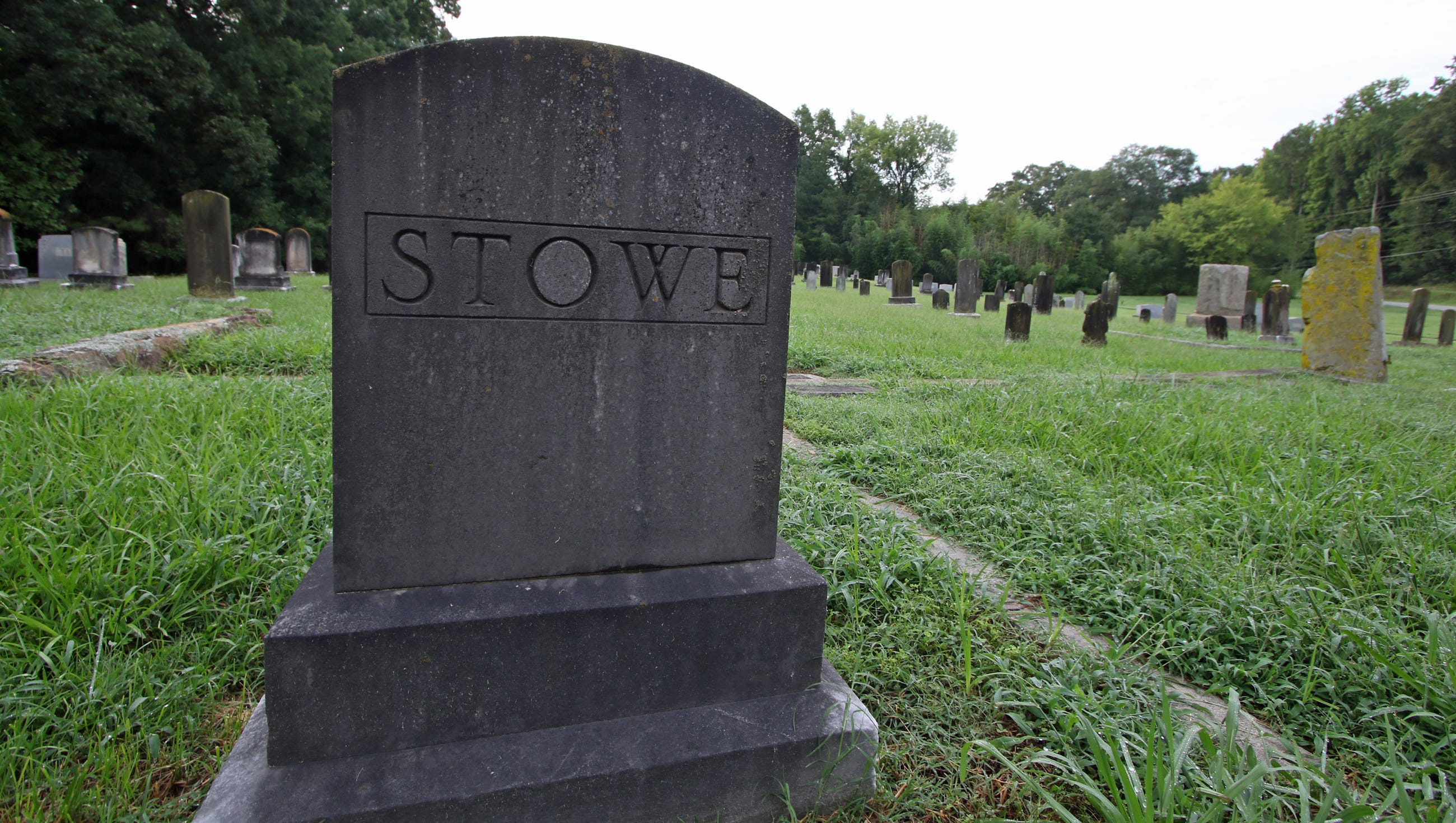 Unmarked graves are a long-lost mystery at this North Carolina church 
